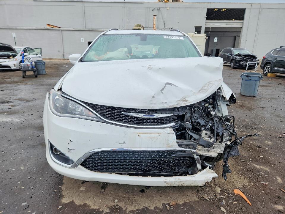 Продажа на аукционе авто 2017 Chrysler Pacifica, vin: 2C4RC1EG4HR653555, номер лота: 52491906