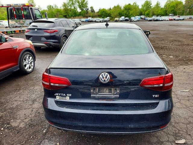 53508496 :رقم المزاد ، 3VWD17AJ9JM235779 vin ، 2018 Volkswagen Jetta مزاد بيع