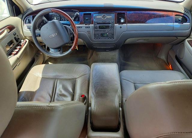 Продажа на аукционе авто 2011 Lincoln Town Car, vin: 2LNBL8CV6BX763503, номер лота: 53655276