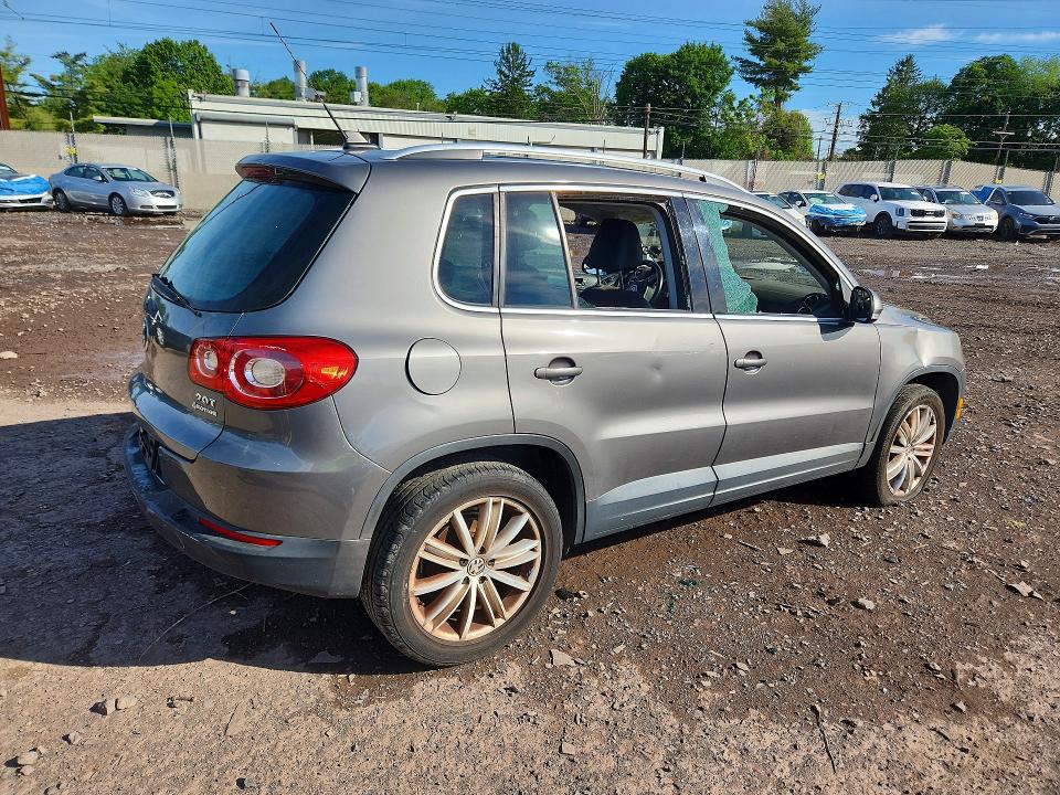 54691776 :رقم المزاد ، WVGBV7AX4BW560596 vin ، 2011 Volkswagen Tiguan مزاد بيع