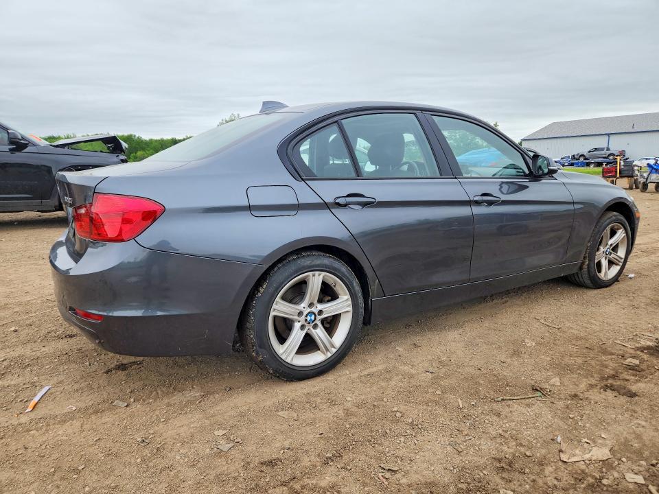 52188056 :رقم المزاد ، WBA3C3C53EF987319 vin ، 2014 Bmw 320 مزاد بيع