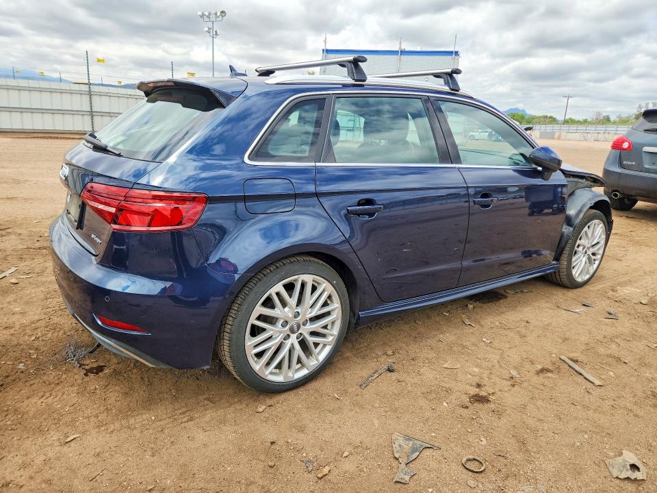 54723616 :رقم المزاد ، WAUSPBFF9JA055793 vin ، 2018 Audi A3 مزاد بيع