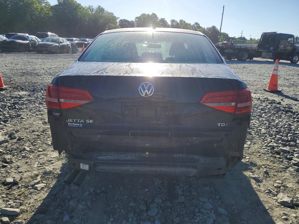 53698686 :رقم المزاد ، 3VWLA7AJ8FM340915 vin ، 2015 Volkswagen Jetta مزاد بيع
