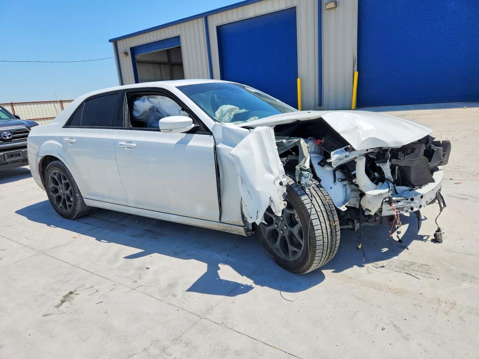 53720406 :رقم المزاد ، 2C3CCASG3NH236945 vin ، 2022 Chrysler 300 مزاد بيع
