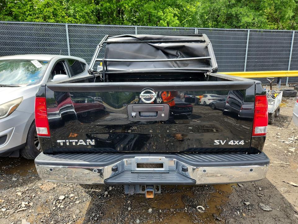 53292486 :رقم المزاد ، 1N6AA0EC5FN510390 vin ، 2015 Nissan Titan مزاد بيع