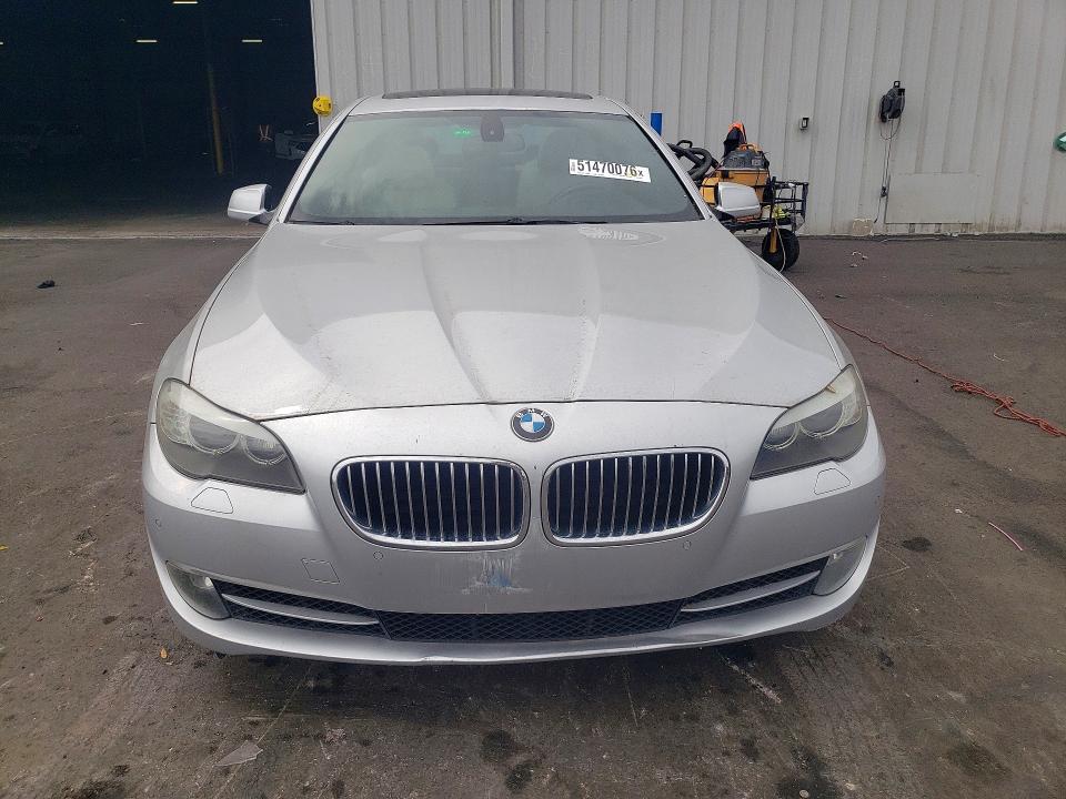 51470076 :رقم المزاد ، WBAFR7C5XBC806510 vin ، 2011 Bmw 535i مزاد بيع
