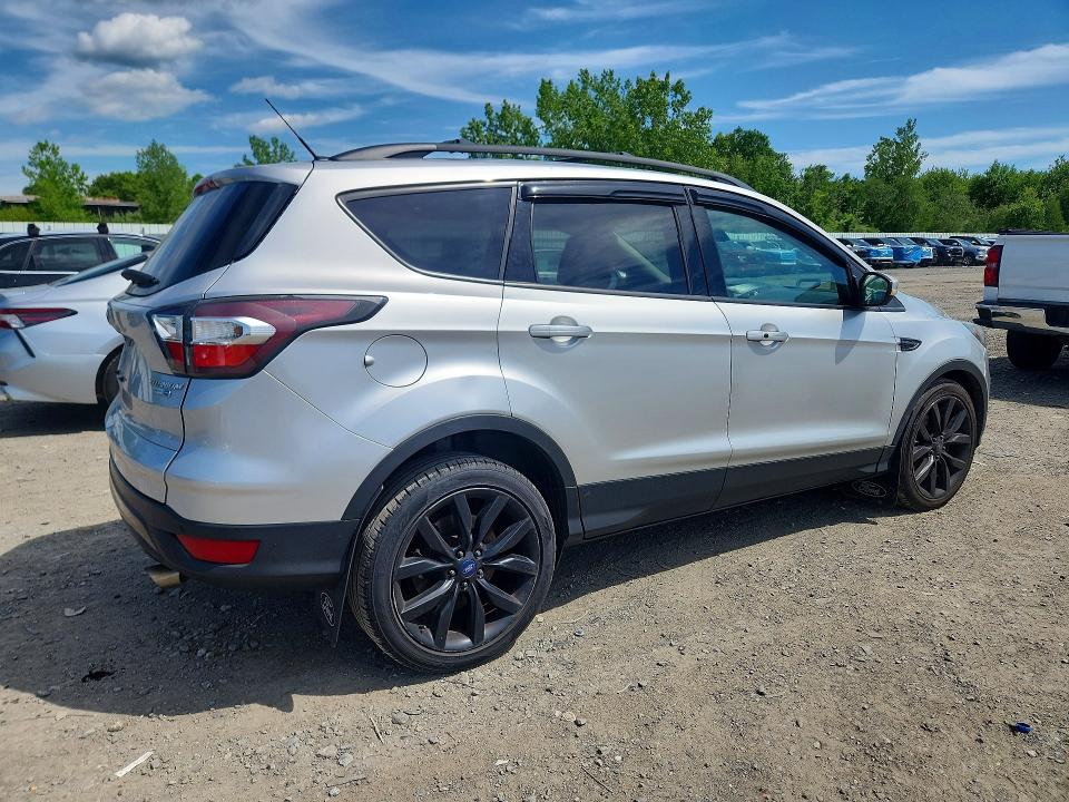2017 Ford Escape მანქანა იყიდება აუქციონზე, vin: 1FMCU9JD9HUB55279, აუქციონის ნომერი: 54437466