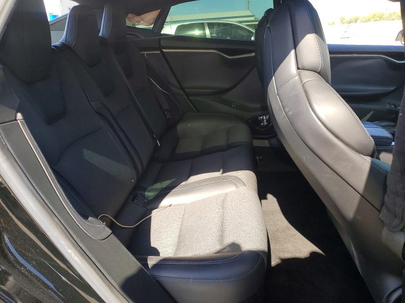 53281906 :رقم المزاد ، 5YJSA1E27JF280959 vin ، 2018 Tesla Model S مزاد بيع