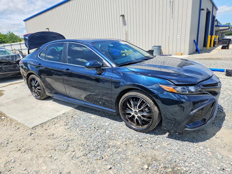 Продаж на аукціоні авто 2021 Toyota Camry, vin: 4T1G11AK0MU519531, номер лоту: 53428116