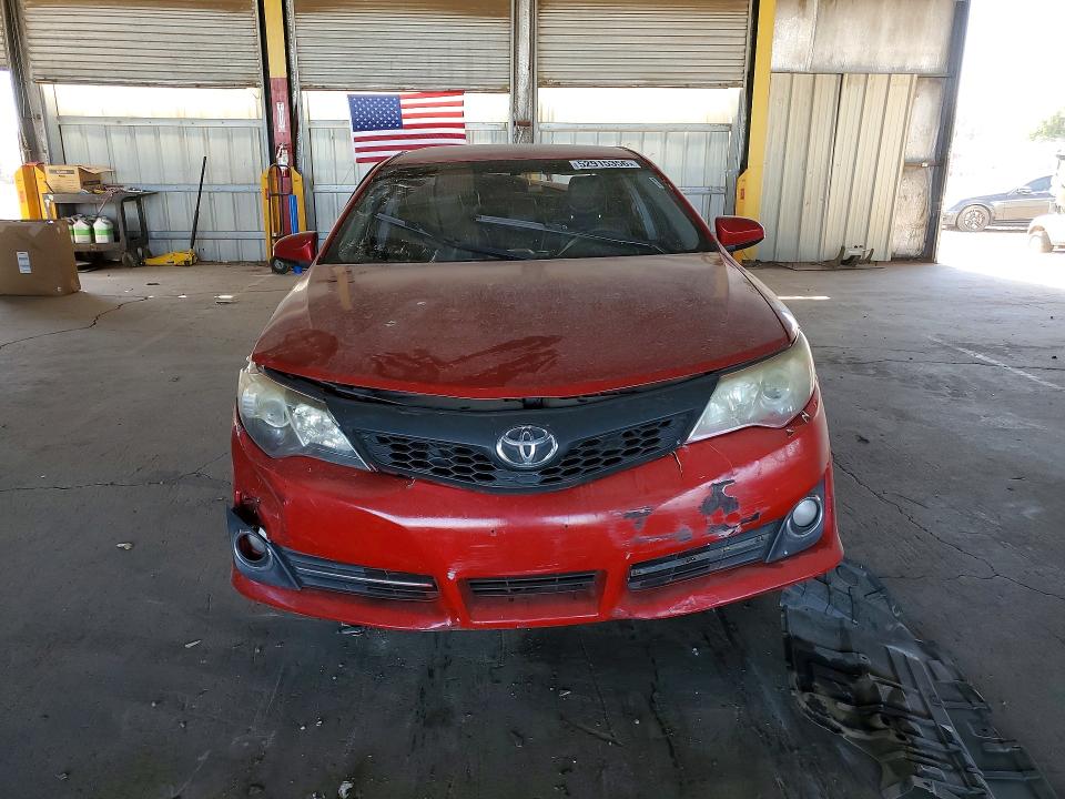 52915356 :رقم المزاد ، 4T1BF1FK6EU805566 vin ، 2014 Toyota Camry مزاد بيع