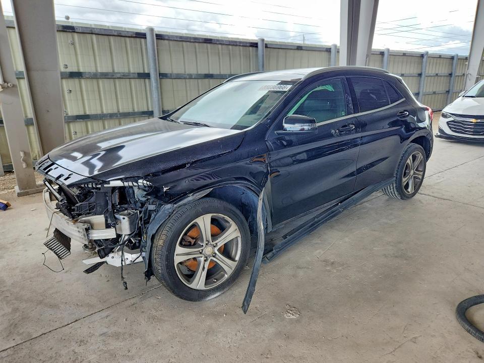 55686966 :رقم المزاد ، WDCTG4EB2JJ478517 vin ، 2018 Mercedes-benz Gla مزاد بيع