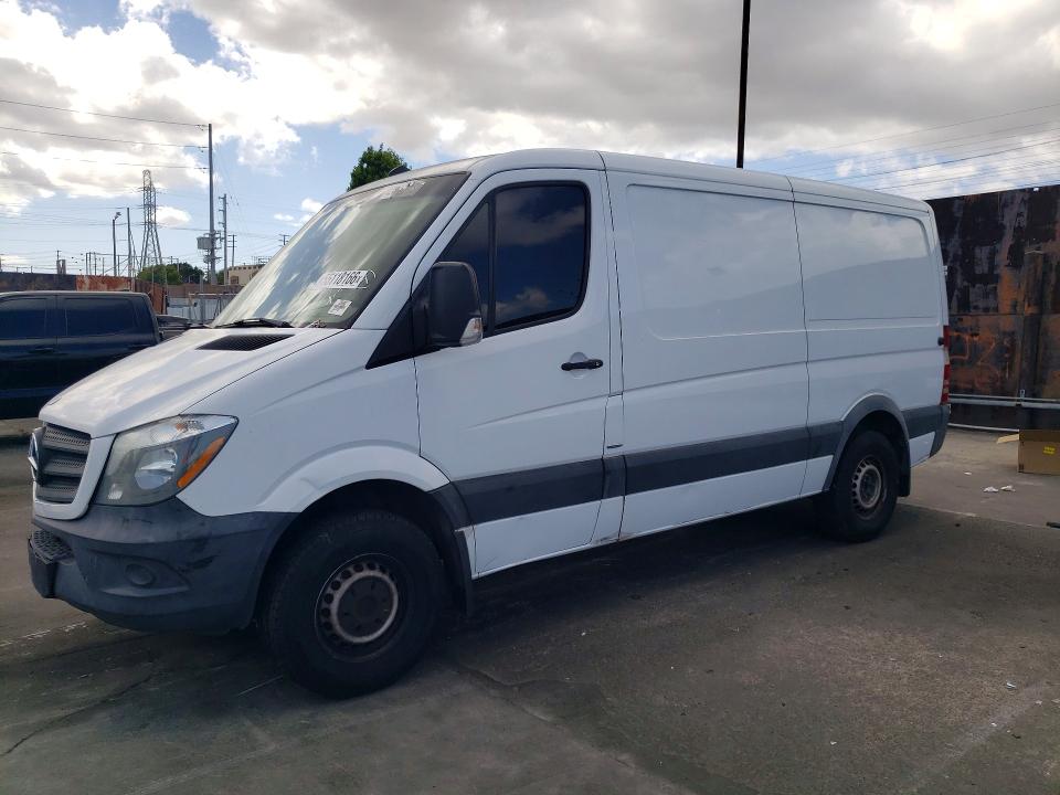 55118166 :رقم المزاد ، WD3PE7DCXF5981098 vin ، 2015 Mercedes-benz Sprinter مزاد بيع