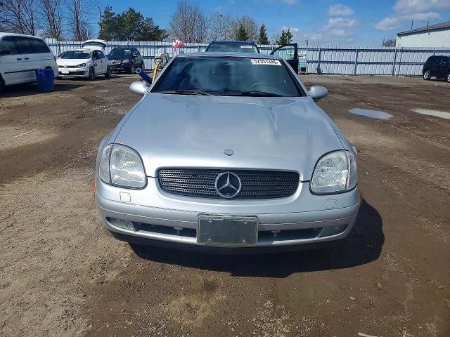 52551346 :رقم المزاد ، WDBKK47F4XF098069 vin ، 1999 Mercedes-benz Slk مزاد بيع