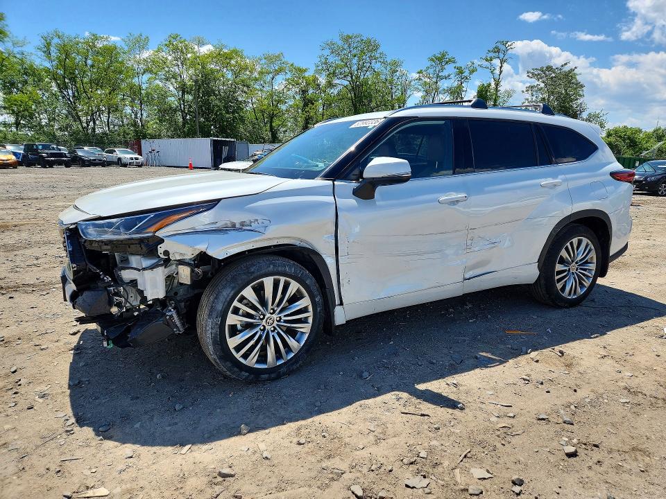 2022 Toyota Highlander მანქანა იყიდება აუქციონზე, vin: 5TDFZRBH7NS193100, აუქციონის ნომერი: 52992336