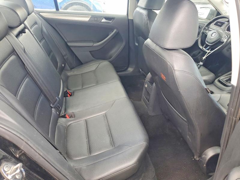 51898436 :رقم المزاد ، 3VWD17AJ4FM241092 vin ، 2015 Volkswagen Jetta مزاد بيع