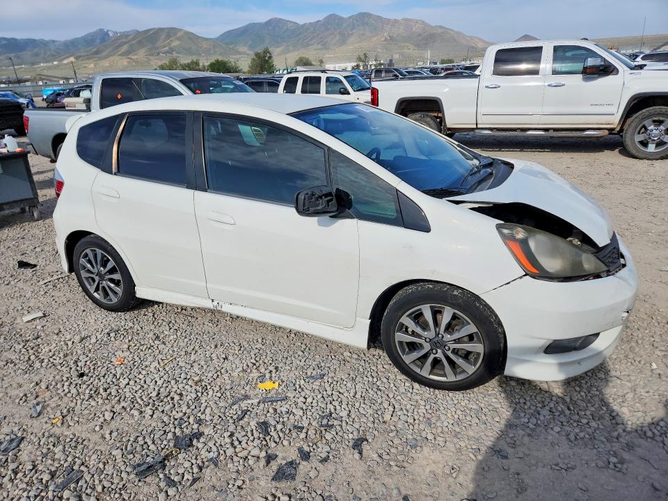 53450086 :رقم المزاد ، JHMGE8H51DC037575 vin ، 2013 Honda Fit مزاد بيع