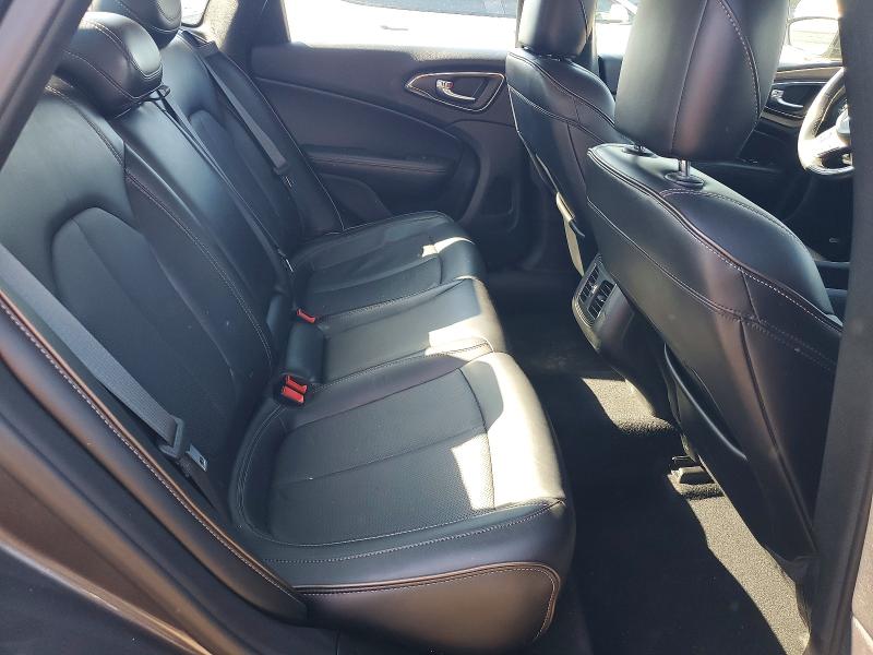 52203456 :رقم المزاد ، 1C3CCCCG3FN567639 vin ، 2015 Chrysler 200 مزاد بيع