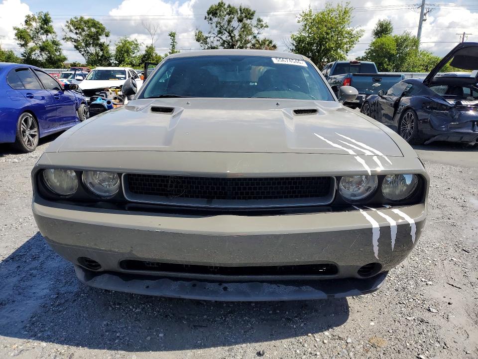 55674546 :رقم المزاد ، 2B3CJ4DG1BH535069 vin ، 2011 Dodge Challenger مزاد بيع