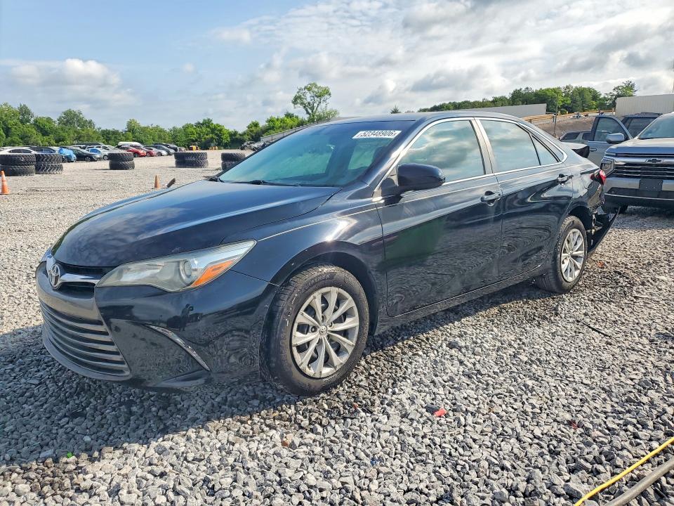 52348906 :رقم المزاد ، 4T4BF1FK8FR499056 vin ، 2015 Toyota Camry مزاد بيع
