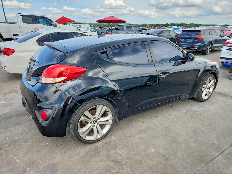 2013 Hyundai Veloster მანქანა იყიდება აუქციონზე, vin: KMHTC6AD0DU107262, აუქციონის ნომერი: 54893856