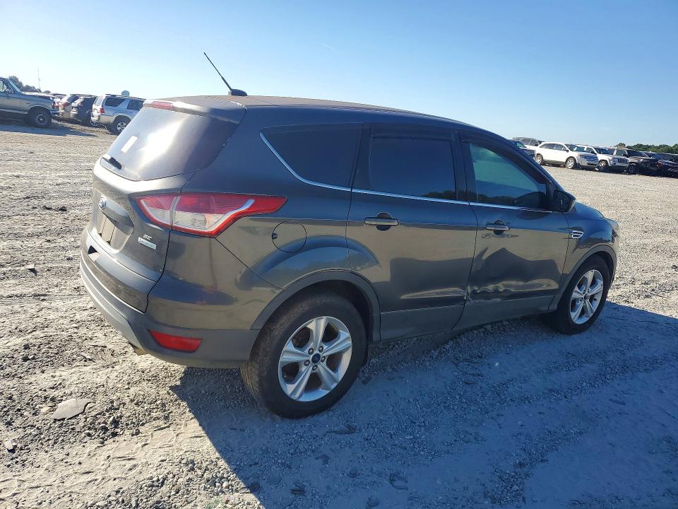 2015 Ford Escape მანქანა იყიდება აუქციონზე, vin: 1FMCU0GX3FUA98961, აუქციონის ნომერი: 53901686
