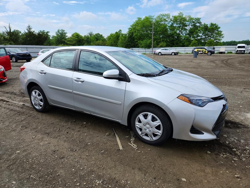 55201086 :رقم المزاد ، 2T1BURHE1HC939726 vin ، 2017 Toyota Corolla مزاد بيع