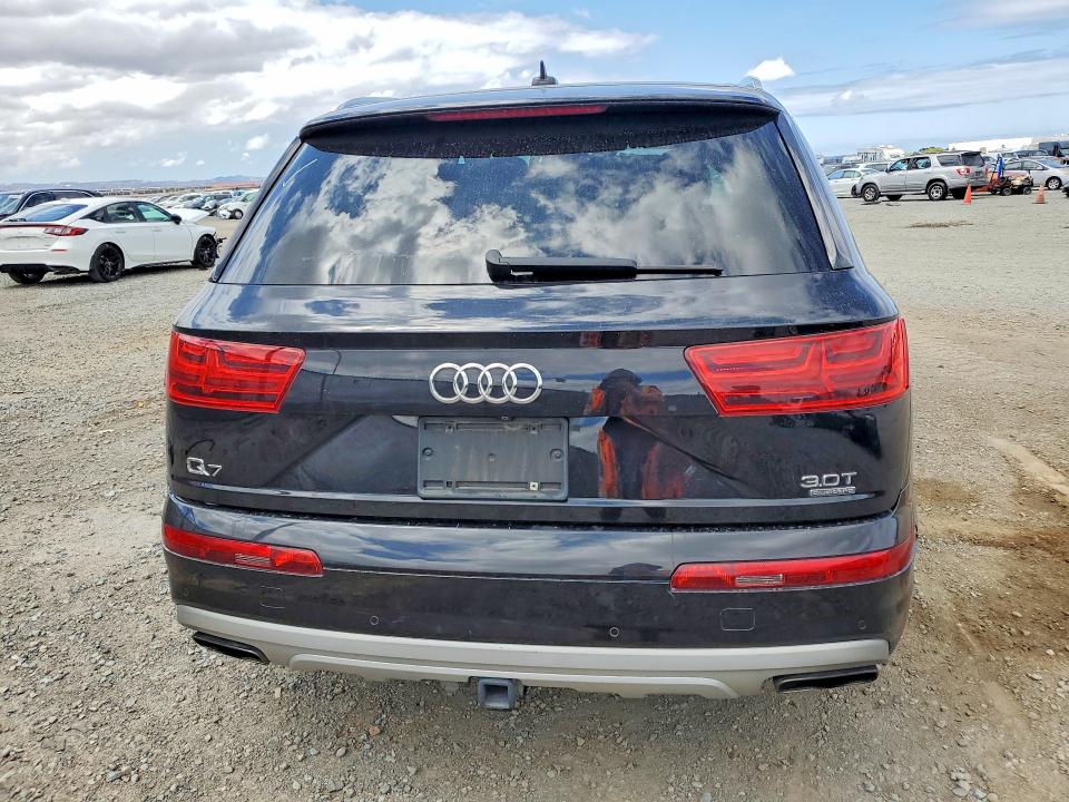 2017 Audi Q7 მანქანა იყიდება აუქციონზე, vin: WA1LAAF73HD014557, აუქციონის ნომერი: 55101536