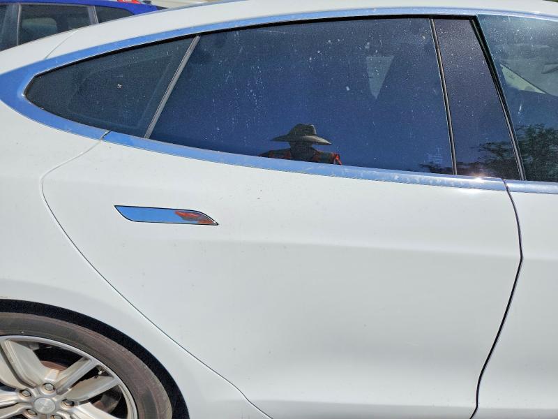 2015 Tesla Model S მანქანა იყიდება აუქციონზე, vin: 5YJSA1E23FF109097, აუქციონის ნომერი: 54634136