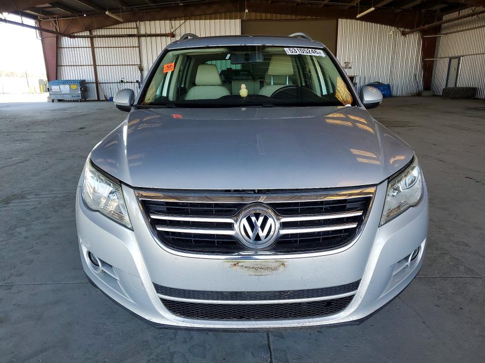 2011 Volkswagen Tiguan მანქანა იყიდება აუქციონზე, vin: WVGAV7AX7BW515325, აუქციონის ნომერი: 53105246