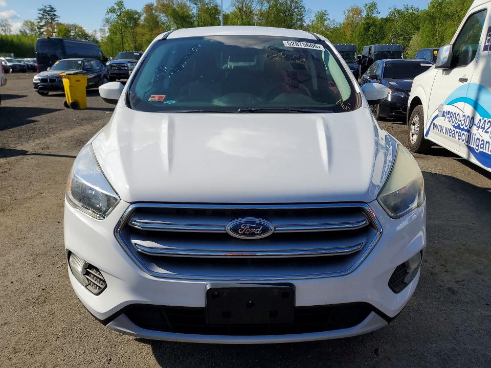 2017 Ford Escape მანქანა იყიდება აუქციონზე, vin: 1FMCU0GD8HUE37822, აუქციონის ნომერი: 52875606