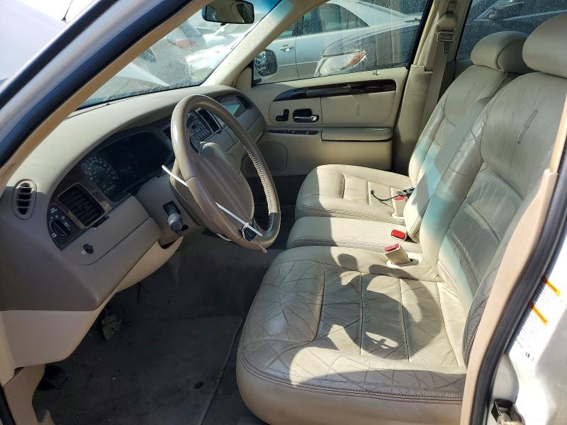 2000 Lincoln Town Car მანქანა იყიდება აუქციონზე, vin: 1LNHM81W8YY798846, აუქციონის ნომერი: 52224226