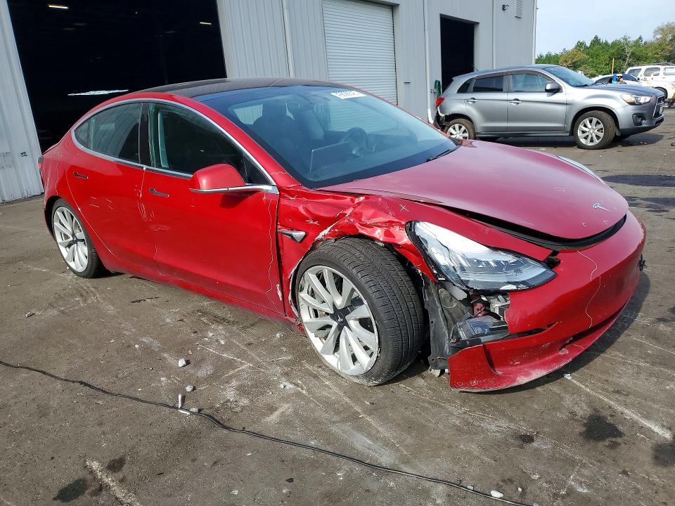 49828646 :رقم المزاد ، 5YJ3E1EA2JF153827 vin ، 2018 Tesla Model 3 مزاد بيع