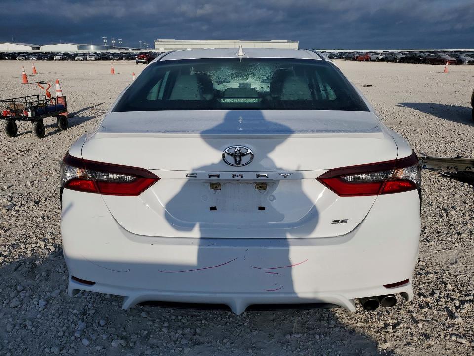 Продажа на аукционе авто 2022 Toyota Camry, vin: 4T1G11AK7NU690827, номер лота: 52726956