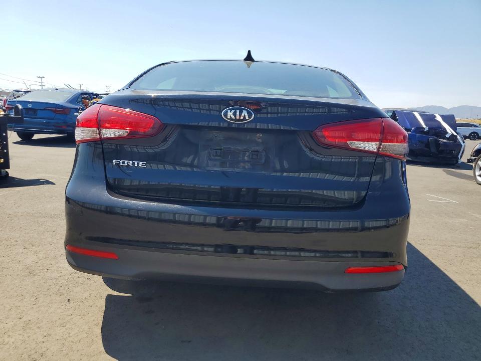 54531776 :رقم المزاد ، 3KPFK4A73HE152879 vin ، 2017 Kia Forte مزاد بيع