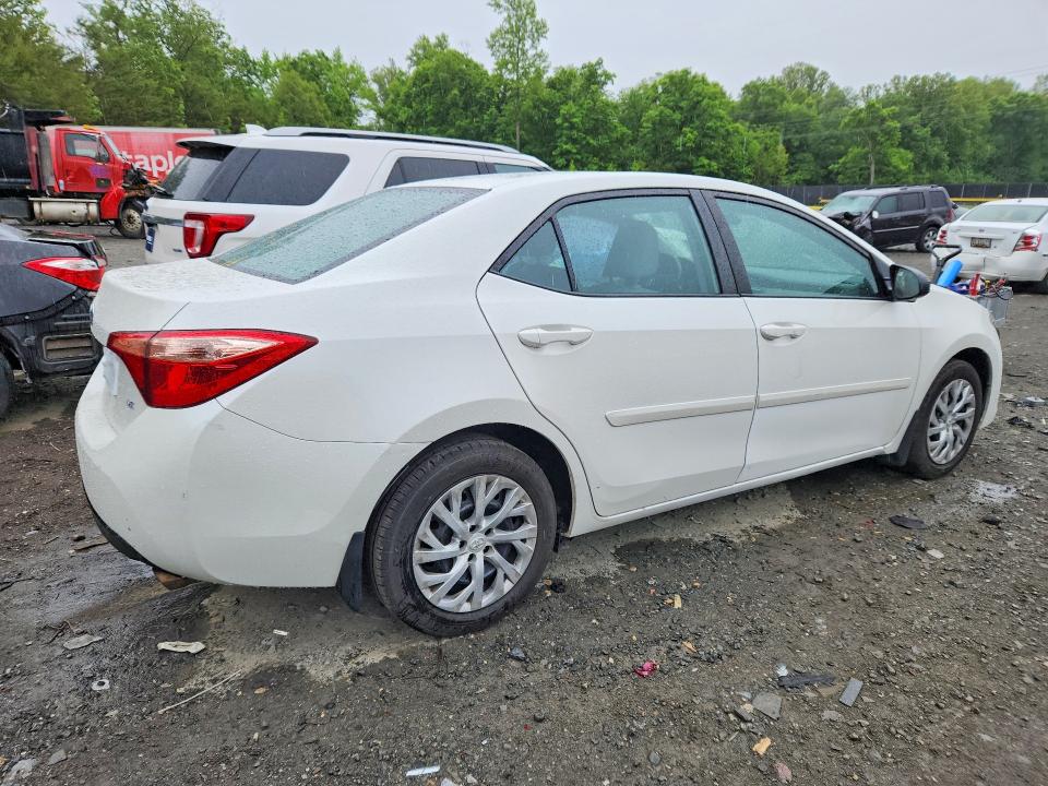 2018 Toyota Corolla მანქანა იყიდება აუქციონზე, vin: 5YFBURHE9JP800739, აუქციონის ნომერი: 53164876