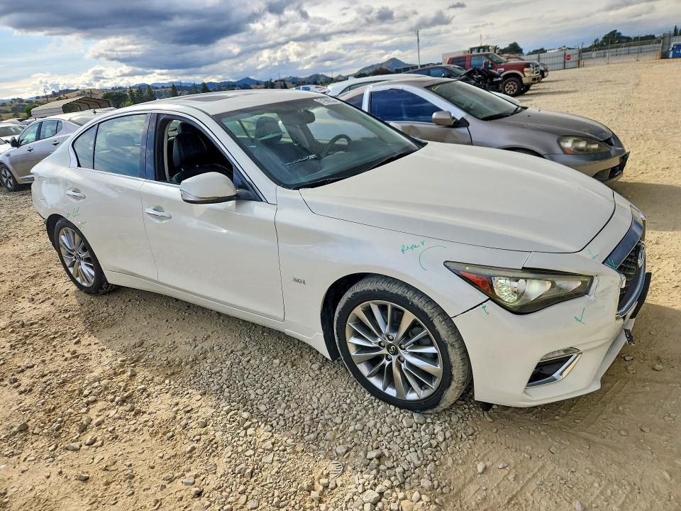 51969526 :رقم المزاد ، JN1EV7AP8JM352509 vin ، 2018 Infiniti Q50 مزاد بيع