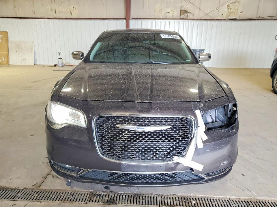 52532936 :رقم المزاد ، 2C3CCAKG6JH256343 vin ، 2018 Chrysler 300 مزاد بيع