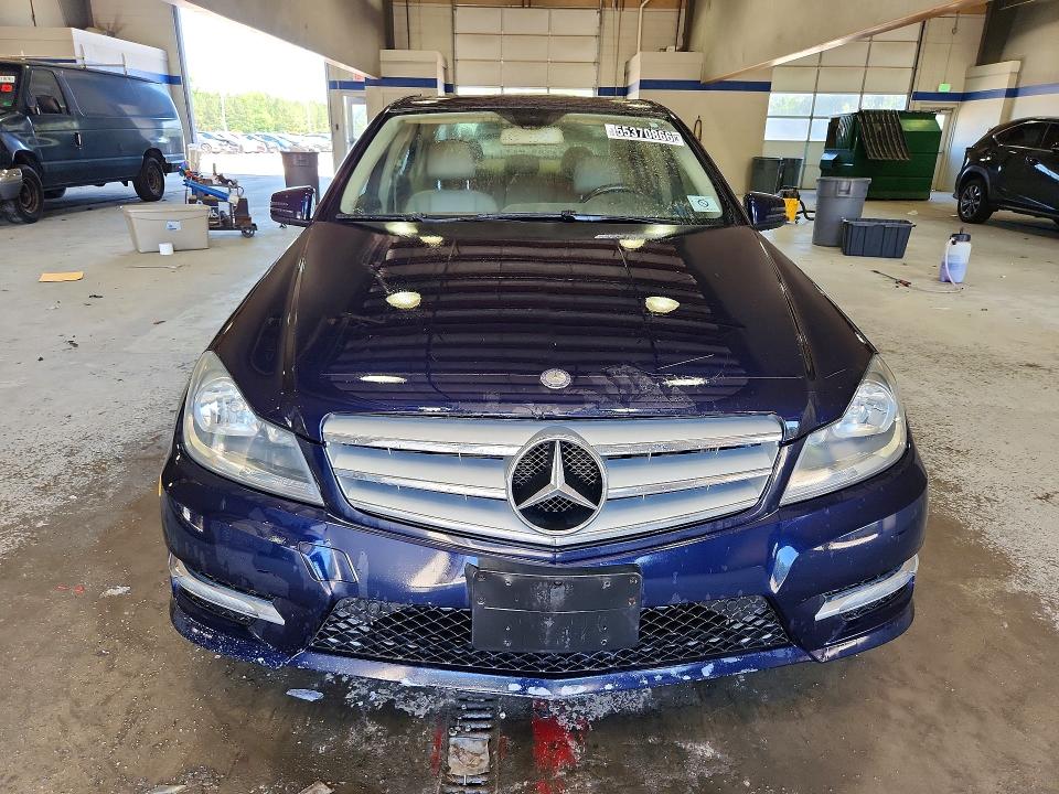 2012 Mercedes-benz C მანქანა იყიდება აუქციონზე, vin: WDDGF8BB1CR228301, აუქციონის ნომერი: 55370866
