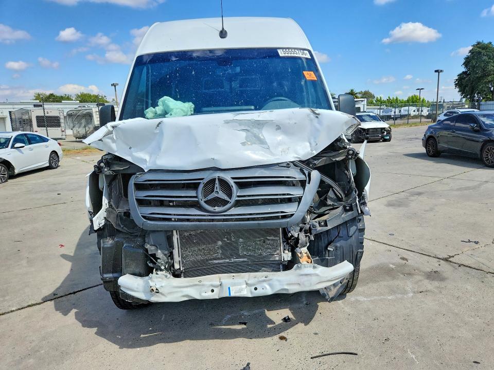 55555756 :رقم المزاد ، W1Y4KCHY1RT178899 vin ، 2024 Mercedes-benz Sprinter مزاد بيع