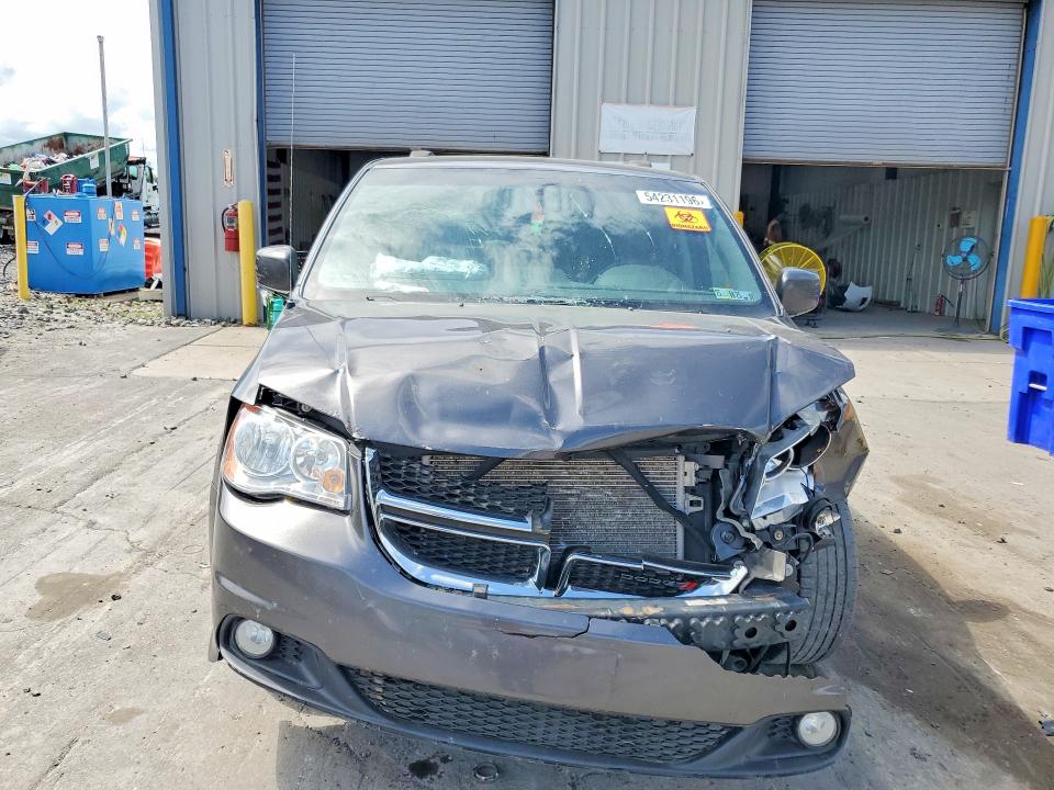 54231196 :رقم المزاد ، 2C4RDGCG6HR869216 vin ، 2017 Dodge Grand Caravan مزاد بيع