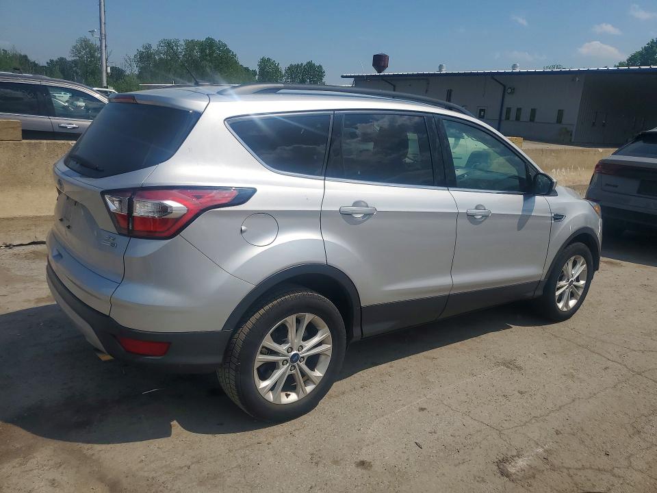 2017 Ford Escape მანქანა იყიდება აუქციონზე, vin: 1FMCU9GD0HUC88679, აუქციონის ნომერი: 54254686
