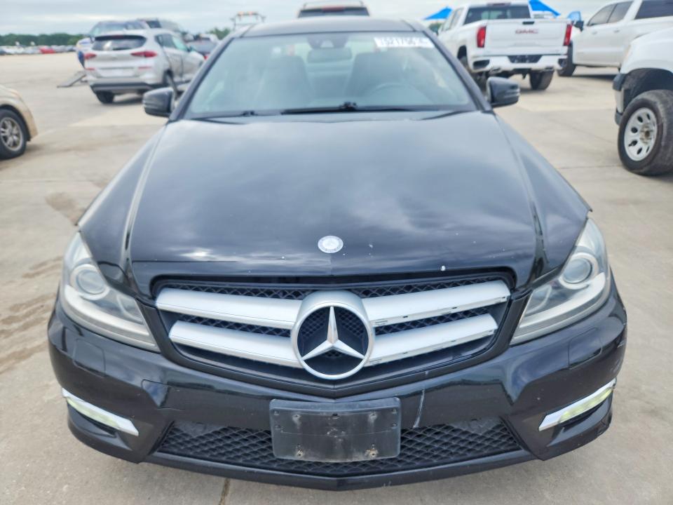 Продаж на аукціоні авто 2012 Mercedes-benz C, vin: WDDGJ4HBXCF875957, номер лоту: 52175616
