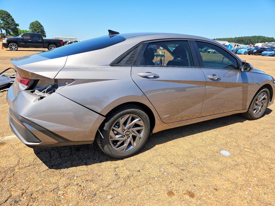53104986 :رقم المزاد ، KMHLM4DG7RU816544 vin ، 2024 Hyundai Elantra مزاد بيع