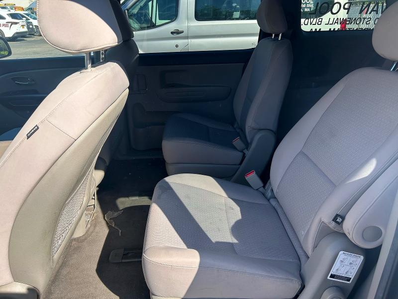 55984466 :رقم المزاد ، KNDMB5C19J6383643 vin ، 2018 Kia Sedona مزاد بيع