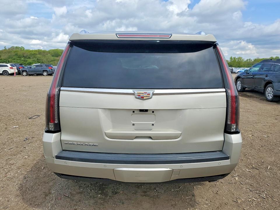 50330446 :رقم المزاد ، 1GYS4BKJ9HR215585 vin ، 2017 Cadillac Escalade مزاد بيع