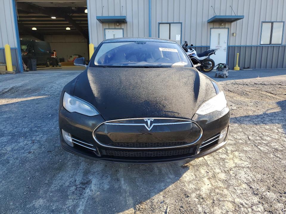 2014 Tesla Model S მანქანა იყიდება აუქციონზე, vin: 5YJSA1H17EFP30635, აუქციონის ნომერი: 52030076