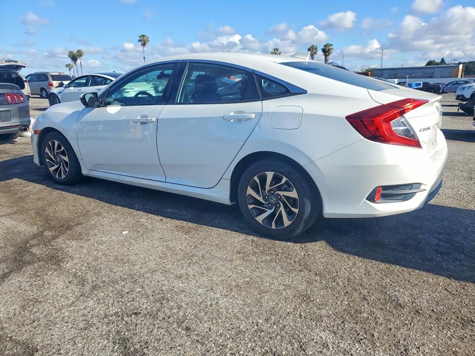 Продажа на аукционе авто 2018 Honda Civc, vin: 2HGFC2F76JH511888, номер лота: 55609596