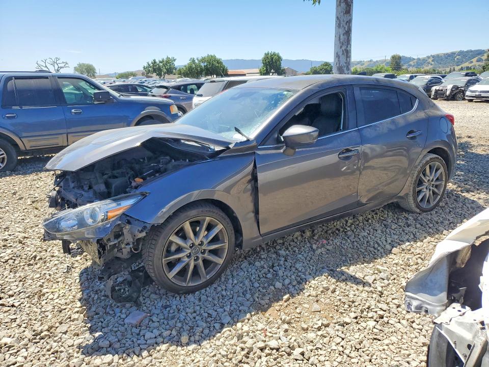 Продажа на аукционе авто 2018 Mazda 3, vin: 3MZBN1L39JM256381, номер лота: 52601076