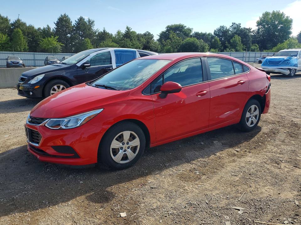 54631576 :رقم المزاد ، 1G1BC5SM0J7238378 vin ، 2018 Chevrolet Cruze مزاد بيع