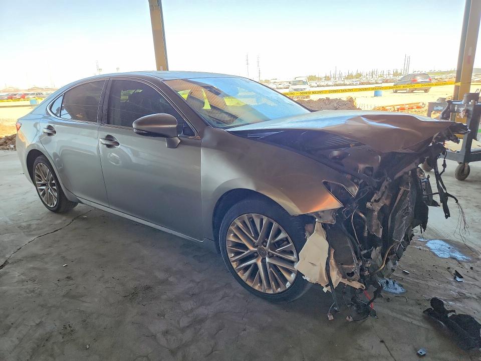 Продажа на аукционе авто 2015 Lexus Es, vin: JTHBK1GG2F2185983, номер лота: 53106136